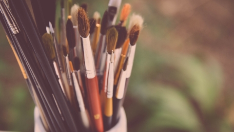 Pot of paint brushes